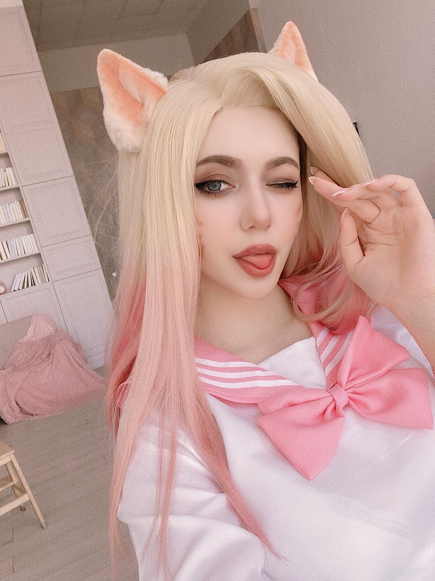 【AlinaBecker】AhriSchoolgirl