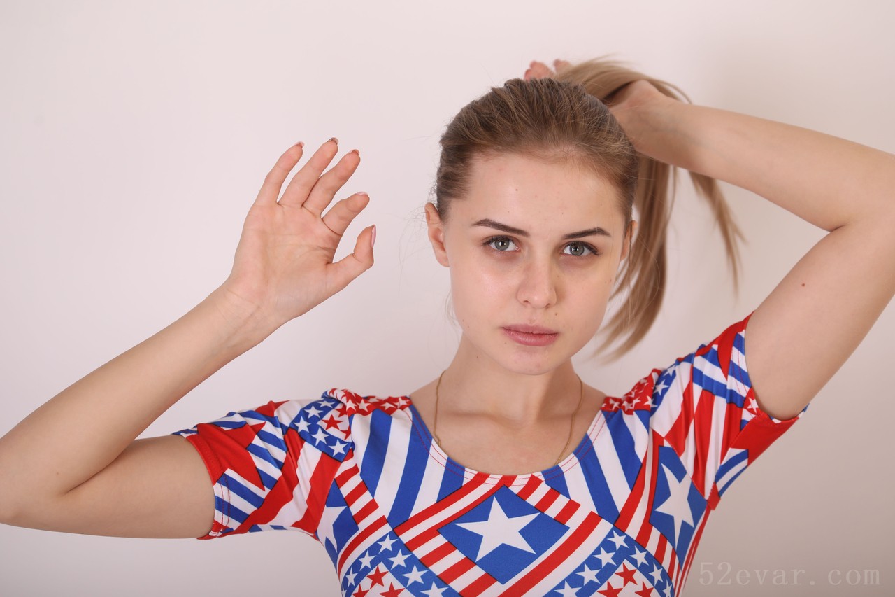 Mika彩色裙子写真